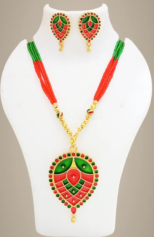Assamese_Traditional_Red-Green_Colour_Dugdugi_Tassel_Jewellery_Set_For_Women