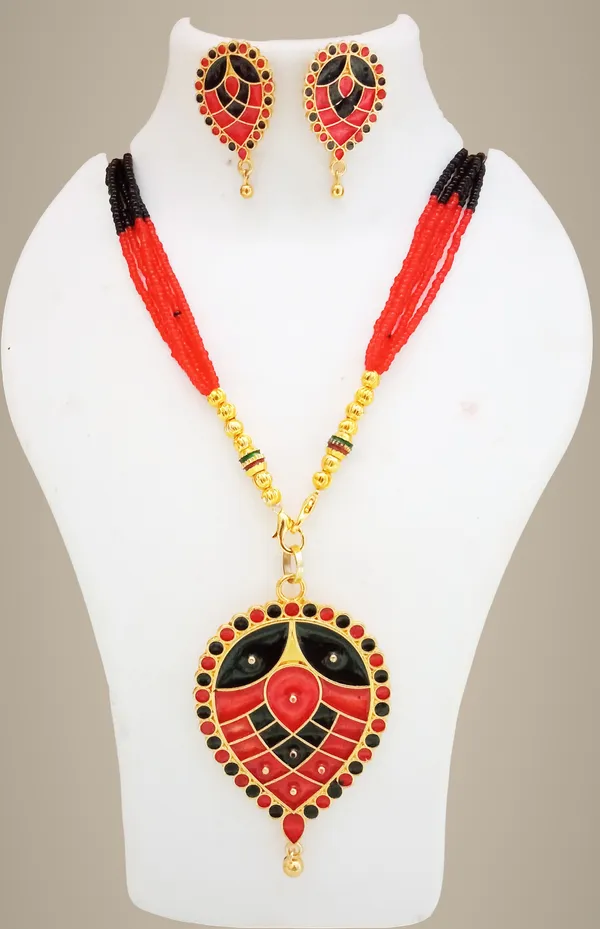 Assamese_Traditional_Red-Black_Colour_Dugdugi_Tassel_Jewellery_Set_For_Women