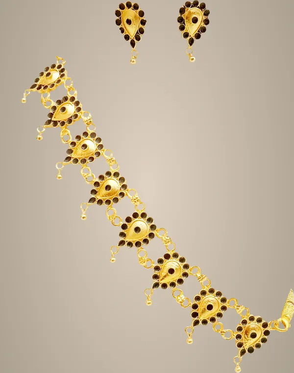 Assamese_Traditional_Gold_Plated_Black_Colour_Golpata_Necklace_Set_For_Women