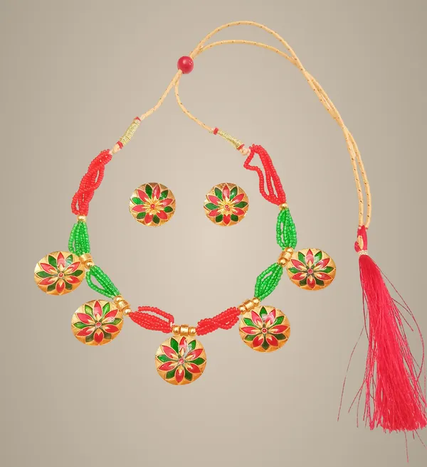 Assamese_Traditional_Red_Green_Japi_Golpata_Choker_Jewellery_Set_For_Women