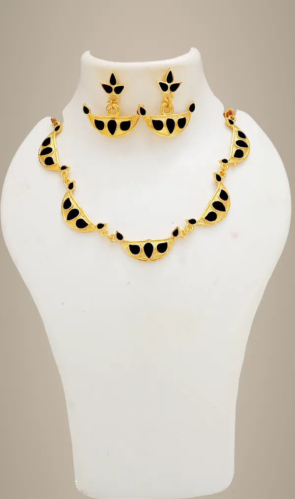 Assamese_Traditional_Gold_Plated_Black_Colour_Golpata_Necklace_Set_For_Women