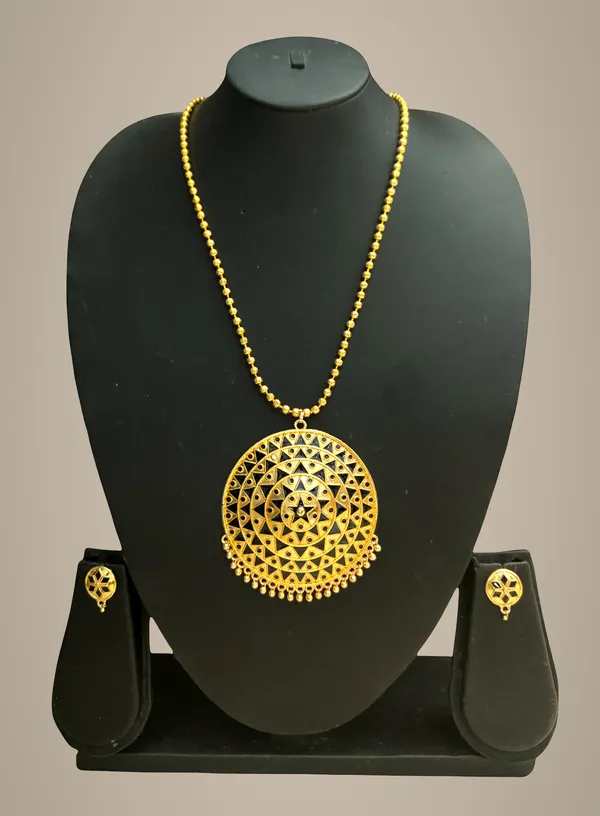Assamese_Traditional_Black_Big_Japi_Top_Earring_With_Goti_Chain