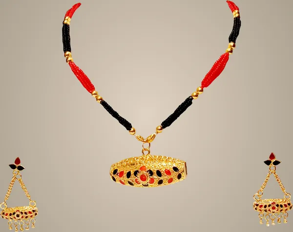 Assamese_Traditional_Gold_Plated_Red_Black_Colour_Dhoolbiri_Tassel_Jewellery_Set_For_Women