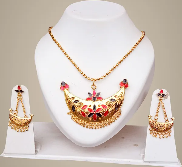 Assamese_Traditional_Gold_Plated_Red_Black_Colour_Joonbiri_Chain_Jewellery_Set_For_Women