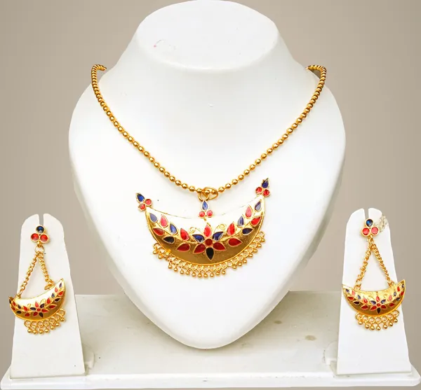 Assamese_Traditional_Gold_Plated_Red_Blue_Colour_Joonbiri_Chain_Jewellery_Set_For_Women