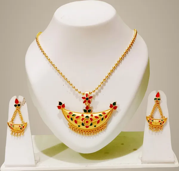 Assamese_Traditional_Gold_Plated_Red_Green_Colour_Joonbiri_Chain_Jewellery_Set_For_Women