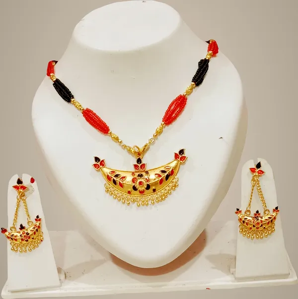 Assamese_Traditional_Gold_Plated_Red_Black_Colour_Joonbiri_Tassel_Jewellery_Set_For_Women