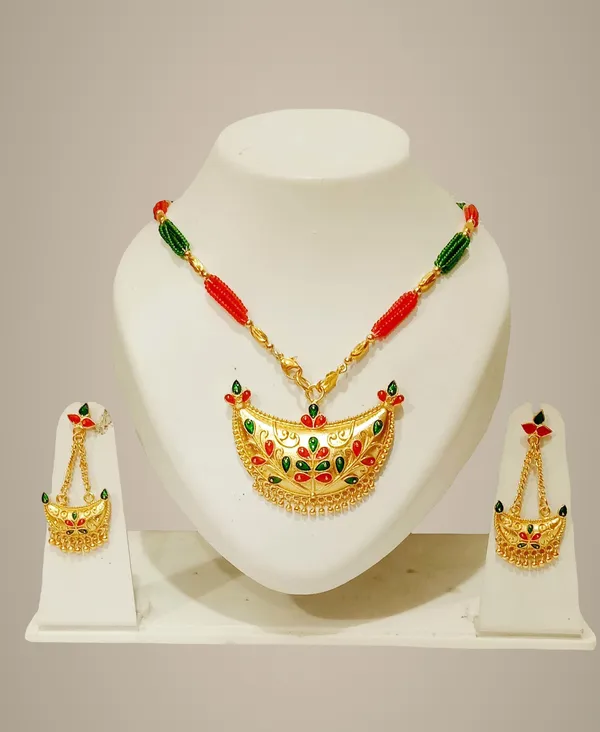 Assamese_Traditional_Gold_Plated_Red_Green_Colour_Joonbiri_Tassel_Jewellery_Set_For_Women