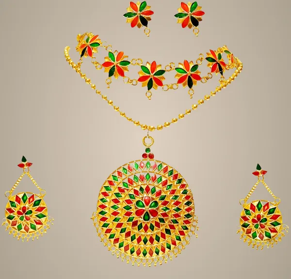 Assamese_Traditional_Gold_Plated_Red_Green_Colour_Japi_Combo_Jewellery_Set_For_Women