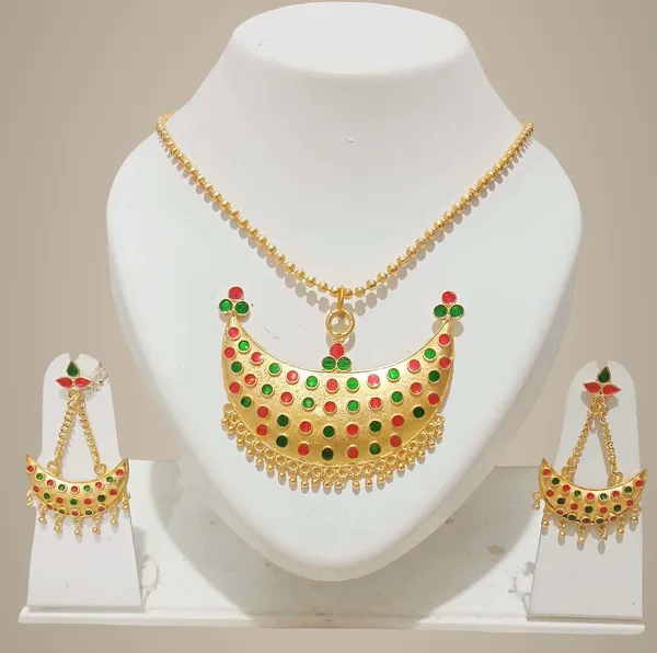 Assamese_Traditional_Gold_Plated_Red_Green_Colour_Joonbiri_Chain_Jewellery_Set_For_Women