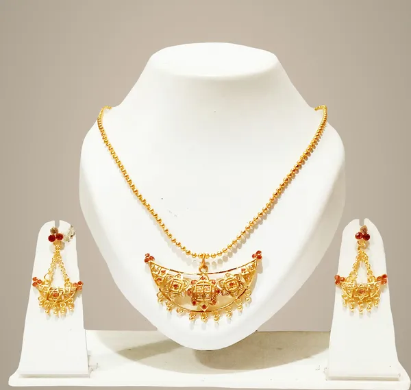 Assamese_Traditional_Gold_Plated_Red_Stone_Joonbiri_Chain_Jewellery_Set_For_Women