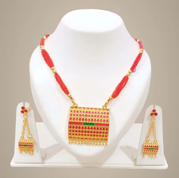 Assamese_Traditional_Gold_Plated_Red_Green_Colour_Tassel_Jewellery_Set_For_Women