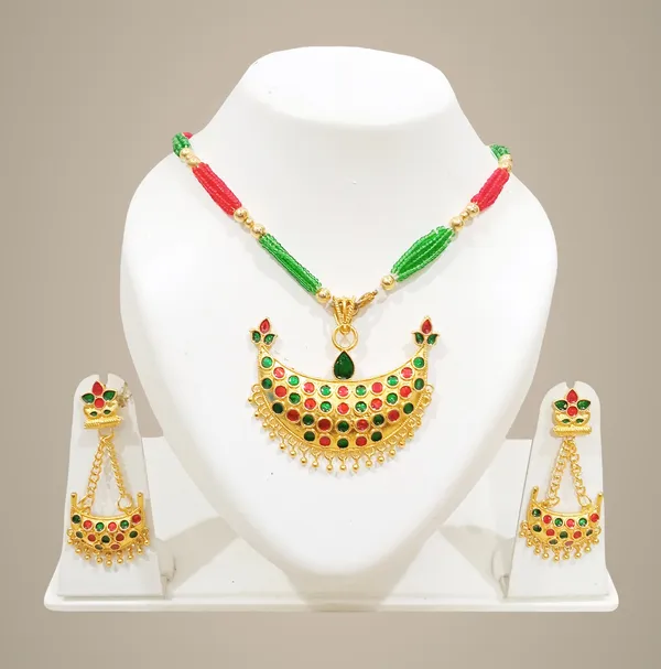 Assamese_Traditional_Red_Green_Colour_Joonbiri_Tassel_Jewellery_Set_For_Women_&_Girl