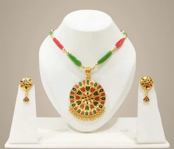 Assamese_Traditional_Gold_Plated_Red_Green_Colour_Japi_Tassel_Jewellery_Set_For_Women