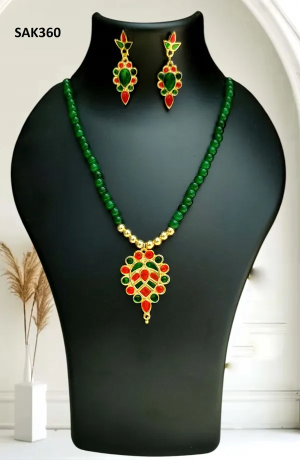 Assamese_Traditional_Copper_Based_Red_Green_Dugdugi_Moni_Tassel_Jewellery_Set