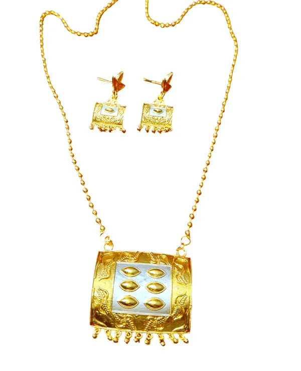 Assamese_Traditional_Gold-Silver_Biscuit_With_Ball_Chain_Bm