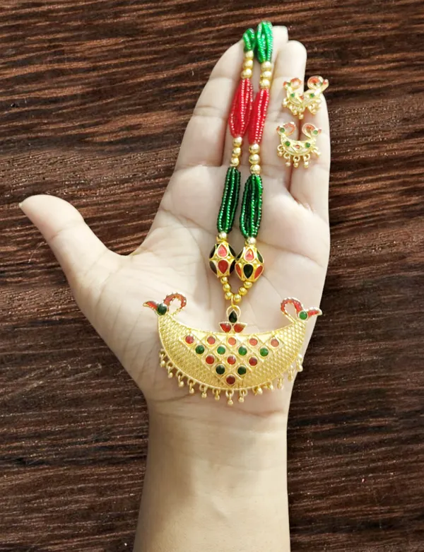 Copper_Based_Assamese_Traditional_Red_Green_Junbiri_Ball_Tassel_Jewellery_Set