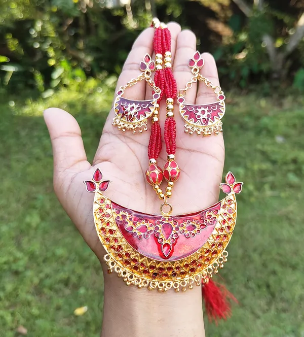 Assamese_Traditional_Red_Meenakari_Junbiri_Ball_Tassel_Set