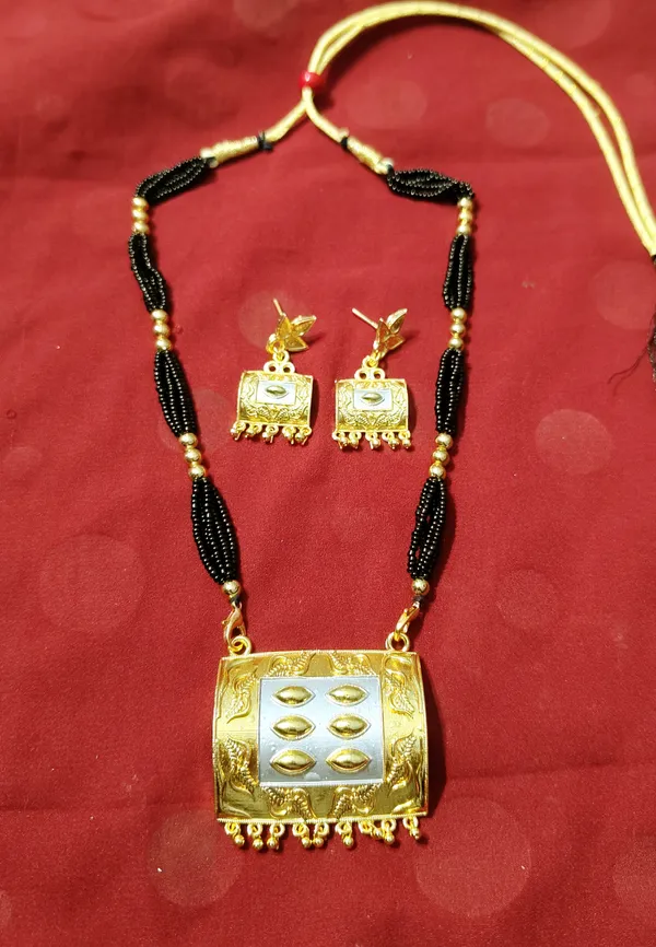 Assamese_Traditional_Copper_Based_Gold_-Silver_Biscuit_With_Kd_Black_Tassel_Bm