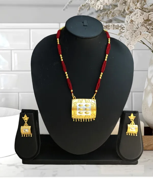 Assamese_Traditional_Gold_-Silver_Red_Biscuit_With_Kd_Red_Tassel_Bm
