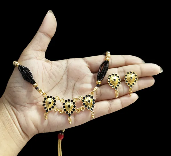 Assamese_Traditional_Black_Dugdugi_Golapata_With_Tassel_Jewellery_Set