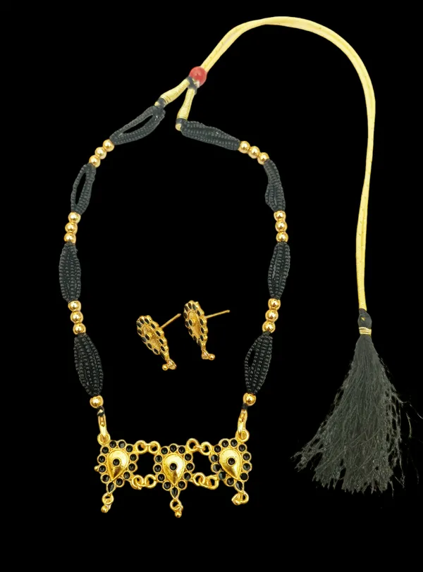 Assamese_Traditional_Black_Dugdugi_Golapata_With_Tassel_Jewellery_Set
