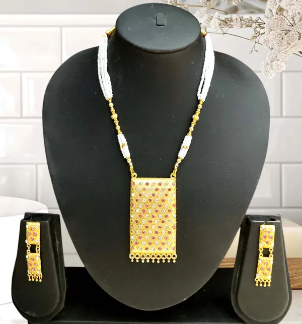Assamese_Traditional_P-W_Stone_Biskut_With_Tassel_Jewellery_Set