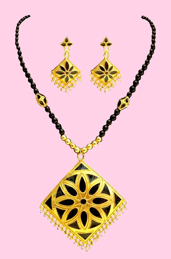 Assamese_Traditional_Black_Ball_Moni_Tassel_Jewellery_Set
