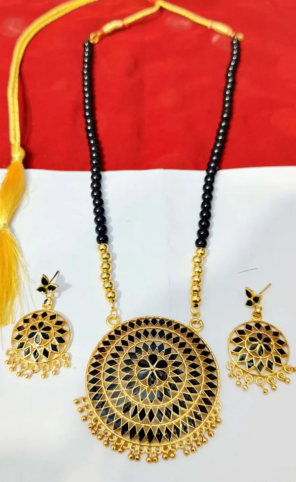 Assamese_Traditional_Black_Japi_Moni_Tassel_Jewellery_Set