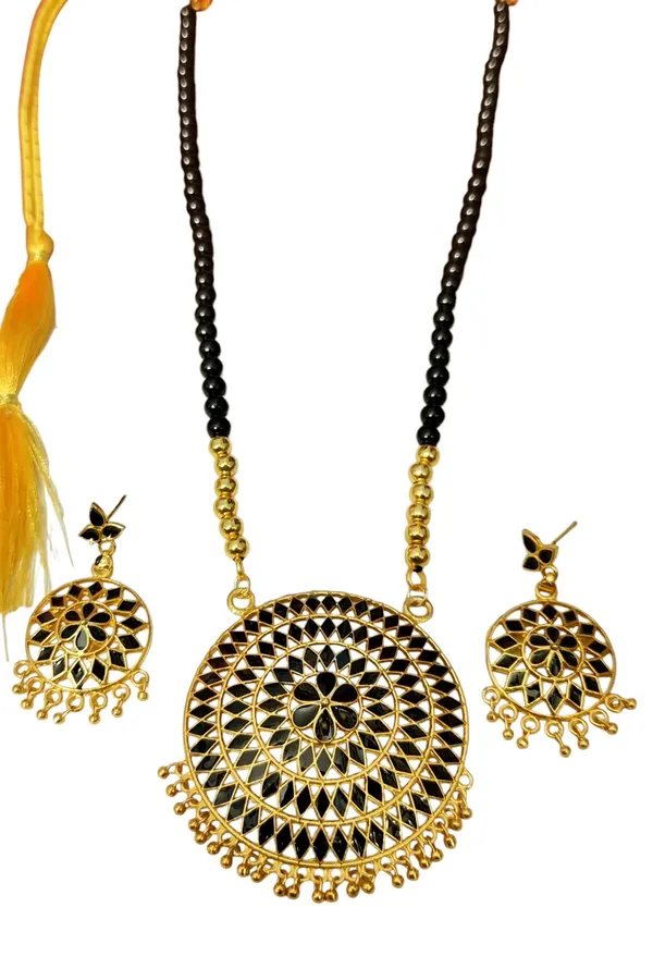 Assamese_Traditional_Black_Japi_Moni_Tassel_Jewellery_Set