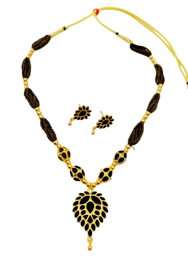 Assamese_Traditional_Black_Meenakari_Dugdugi_4_Ball_Monimala_Tassel_Jewellery_Set