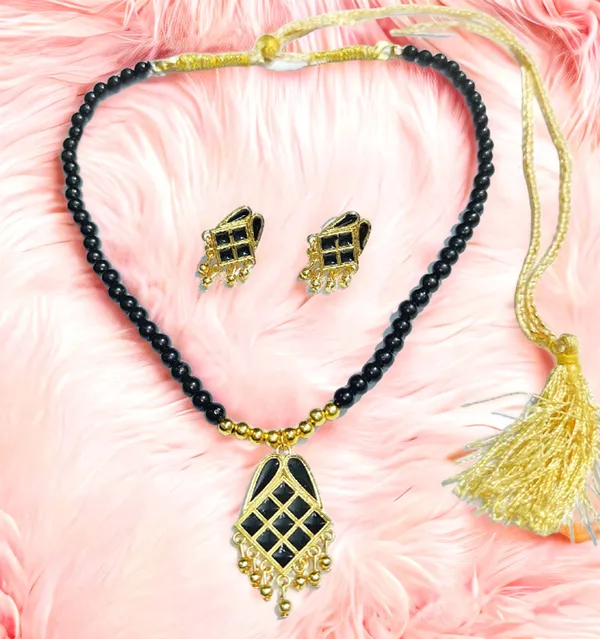 Assamese_Traditional_Black_Square_Mini_Tassel_Jewellery_Set
