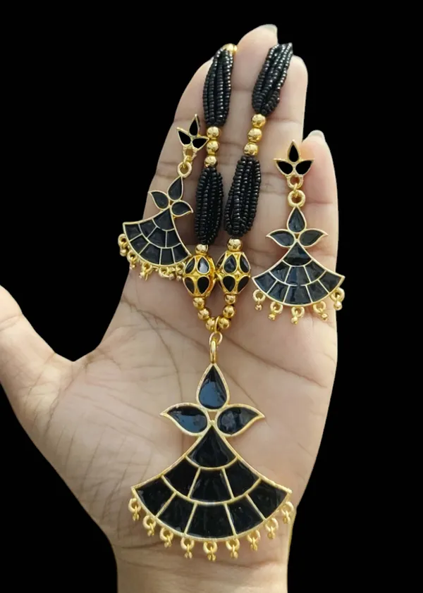 Assamese_Traditional_Black_Locket_Ball_Jewellery_Set