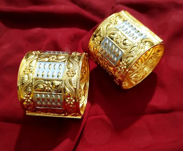 BG_GOLD_Assamese_Traditional_Copper_Based_Baby_Muthi_kharu_/Bangle_Set