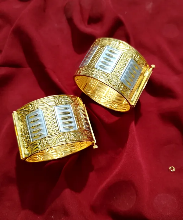BG_GOLD_Assamese_Traditional_Copper_Based_Baby_Muthi_kharu_/Bangle_Set