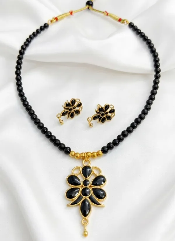 BG_GOLD_Assamese_Traditional_Copper_Based_Black_Butterfly_Moni_Tassel_Jewellery_Set