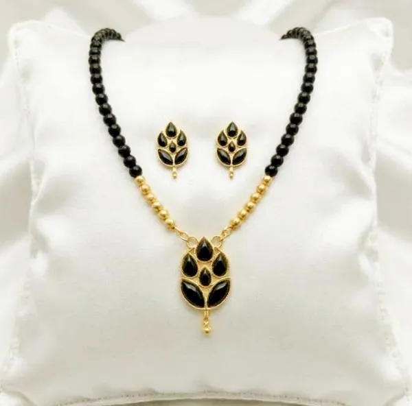 BG_GOLD_Assamese_Traditional_Copper_Based_Black_Patti_Moni_Tassel__Jewellery_Set
