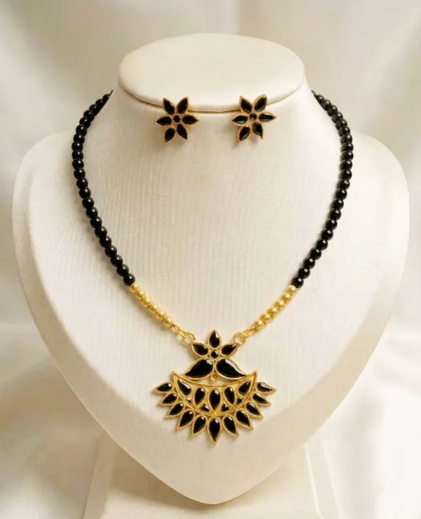 BG_GOLD_Assamese_Traditional_Copper_Based_Black__Flower_Set_With_Moni_Tassel_Jewellery_Set