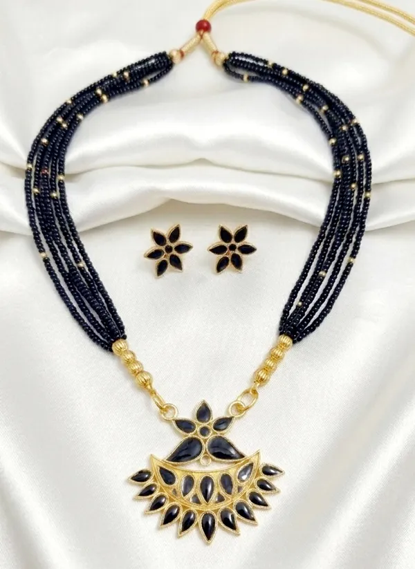 BG_GOLD_Assamese_Traditional_Copper_Based_Black__Flower_Set_With__Tassel_Jewellery_Set
