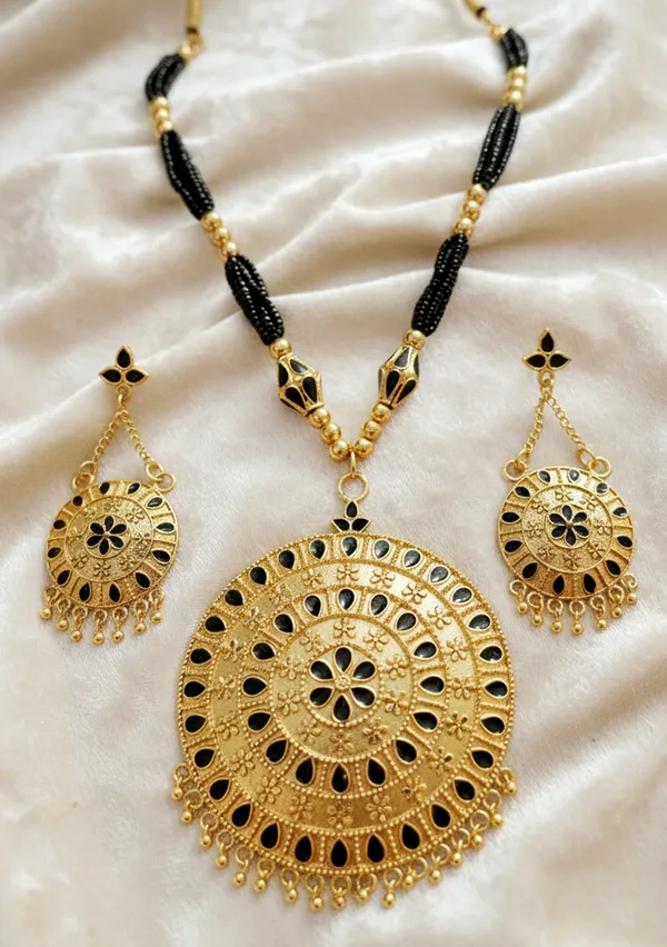 BG_GOLD_Assamese_Traditional_Copper_Based_Black__Japi_Monimala_Tassel_Jewellery_set