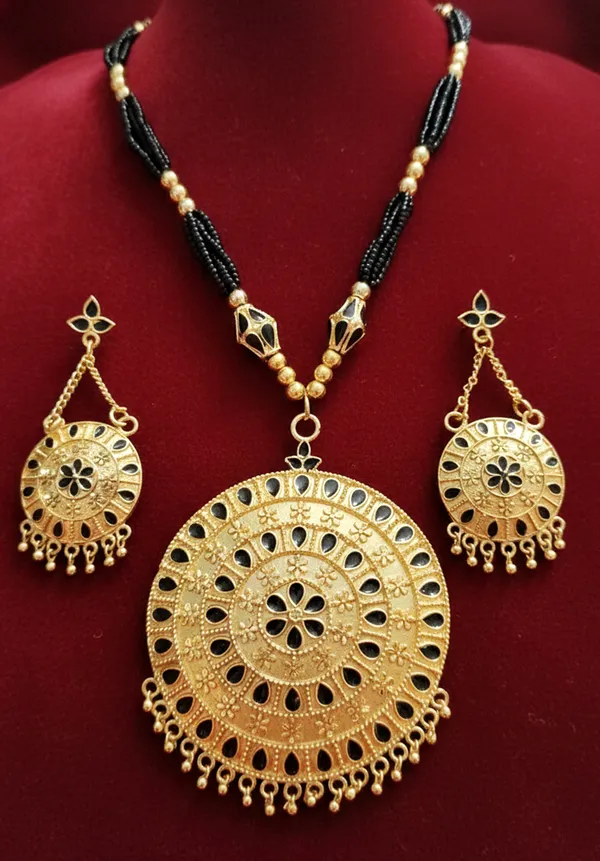 BG_GOLD_Assamese_Traditional_Copper_Based_Black__Japi_Monimala_Tassel_Jewellery_set