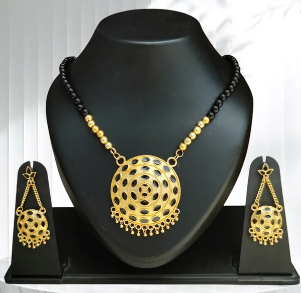 Assamese_Traditional_Copper_Based_Black_Japi_Moni_Tassel_Jewellery_Set
