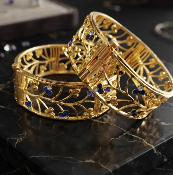 BG_GOLD_Assamese_Traditional_Copper_Based_Blue-White_Stone_Bangle_Set