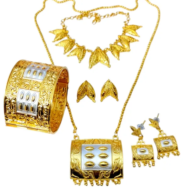 Assamese_Traditional_Copper_Based_Gold-Silver_Biscuit_Combo_Set