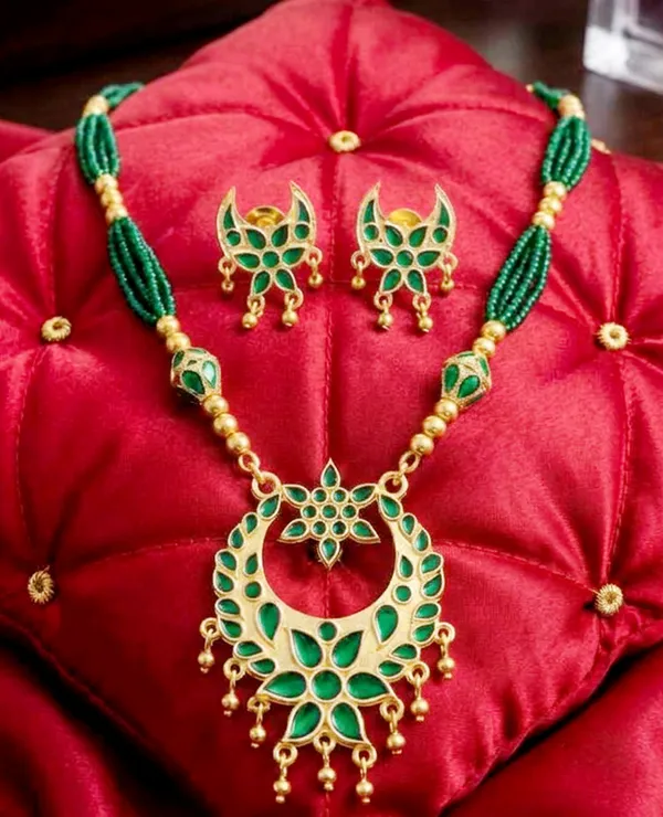 BG_GOLD_Assamese_Traditional_Copper_Based_Green_Jun_Monimala_Tassel_Jewellery_Set