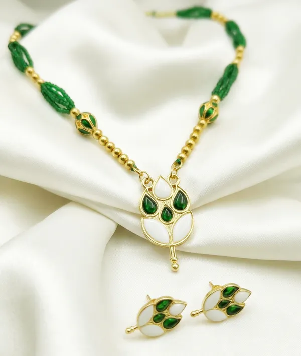 BG_GOLD_Assamese_Traditional_Copper_Based_Green-White_Patti_Monimala_Tassel__Jewellery_Set
