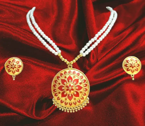 Assamese_Traditional_Copper_Based_Japi_White_Moti_Tassel_Jewellery_Set