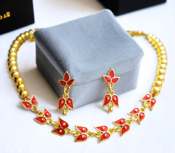 Assamese_Traditional_Copper_Based_Red_Leaf_Design_With_Golden_Ball_Golpata_Jewellery_Set