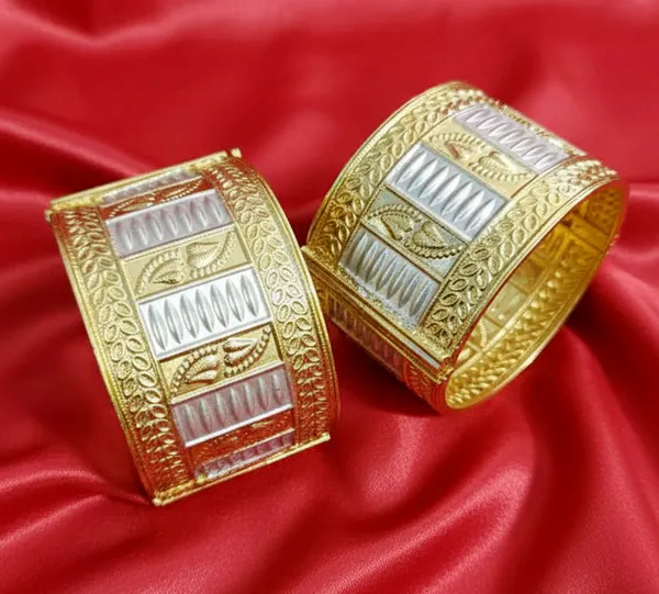 BG_GOLD_Assamese_Traditional_Copper_Based_Muthi_kharu/_Bangle_Set