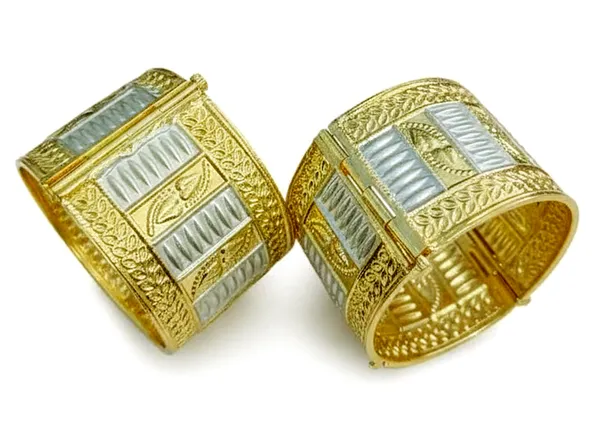 BG_GOLD_Assamese_Traditional_Copper_Based_Muthi_kharu/_Bangle_Set